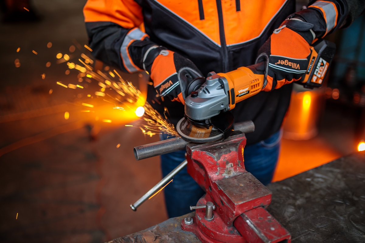 6864737de98047d4e3bc0363