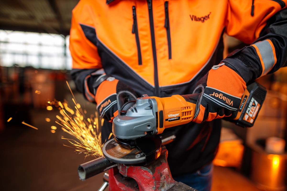 6864737de98047d4e3bc0370