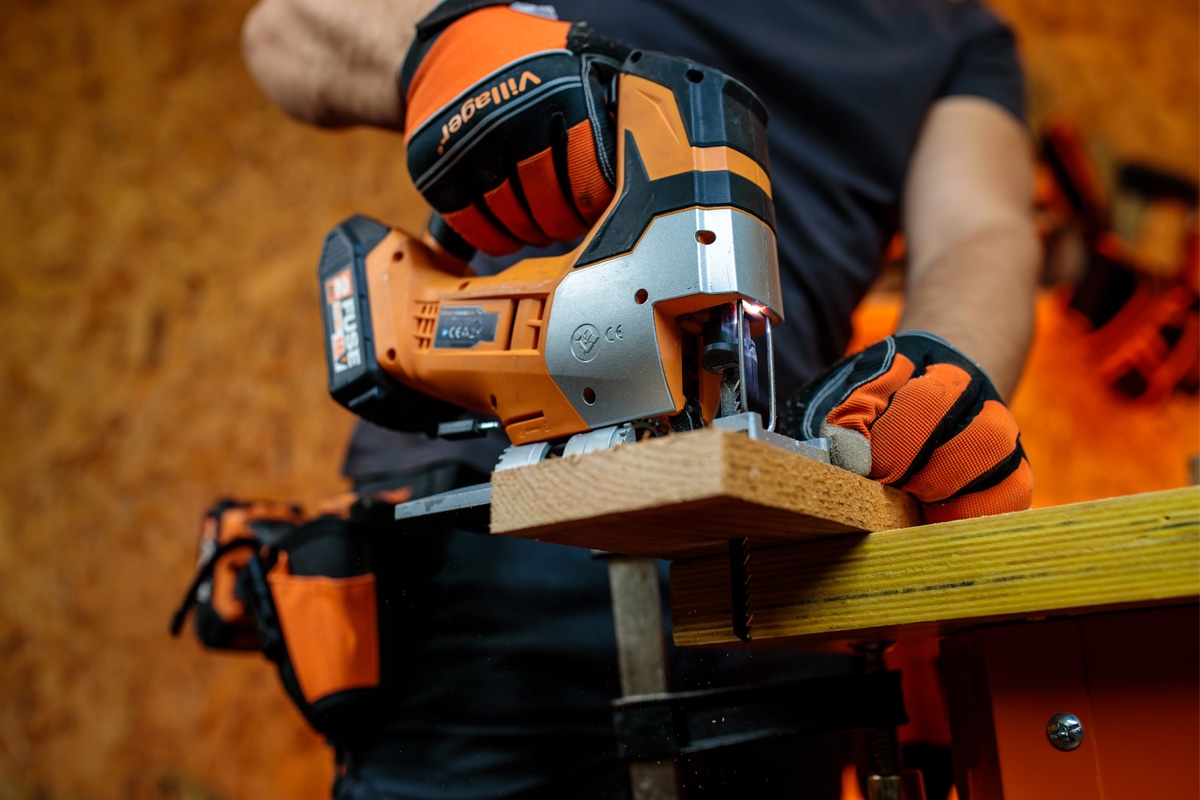 6864737fe98047d4e3bc0470