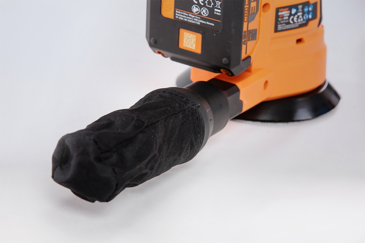 6864738de98047d4e3bc0b9b