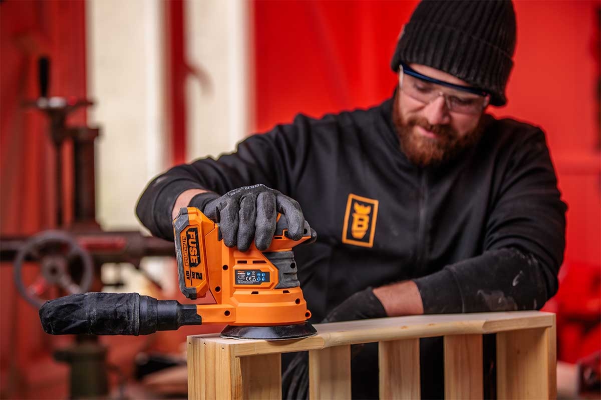 6864738ee98047d4e3bc0bd4