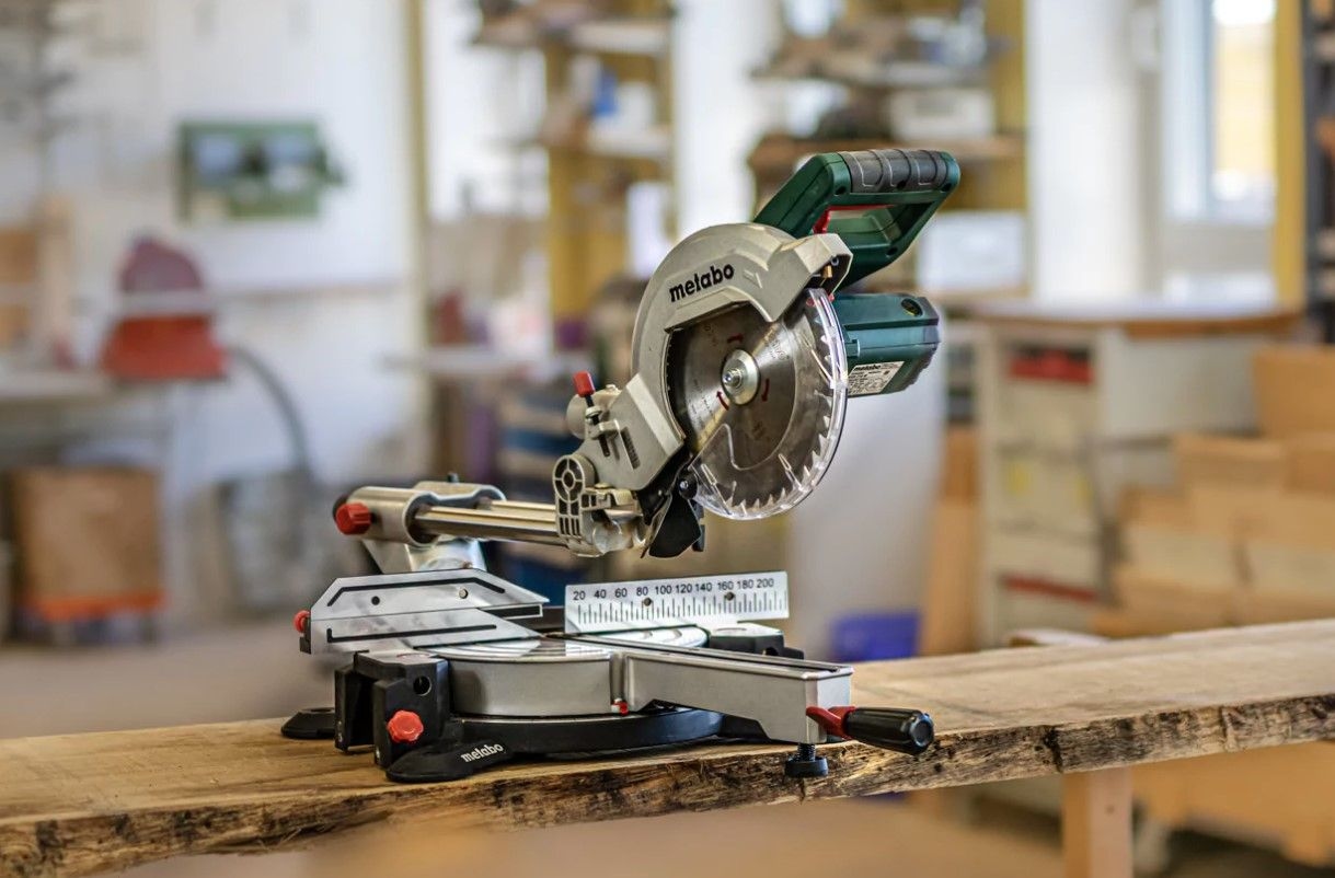 metabo-kruZna-pila-kgs-216m-10409_1920x1920
